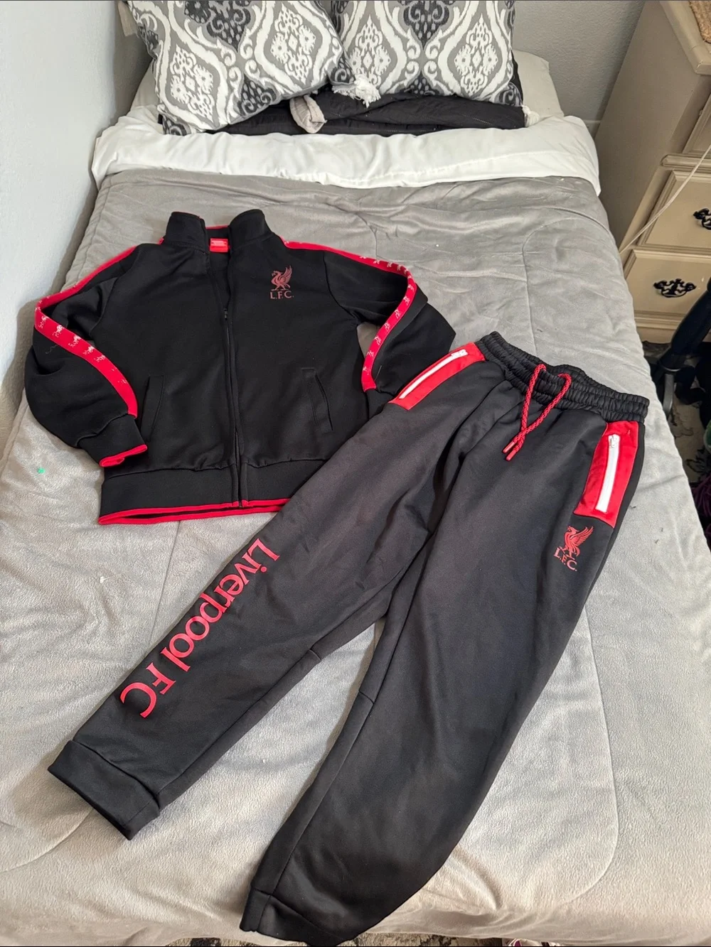 LFC Liverpool Kids Black & Red Sweatpants Joggers Set jacket Sz M pants Sz L